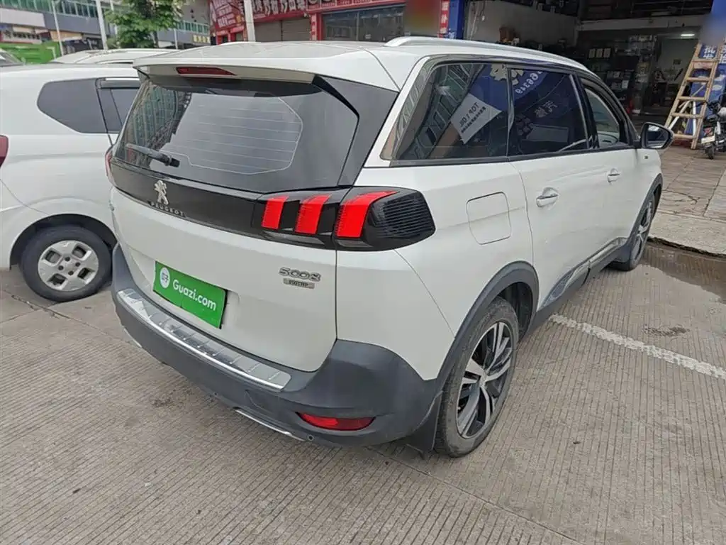 Peugeot 5008 350 THP 7-seat Elite