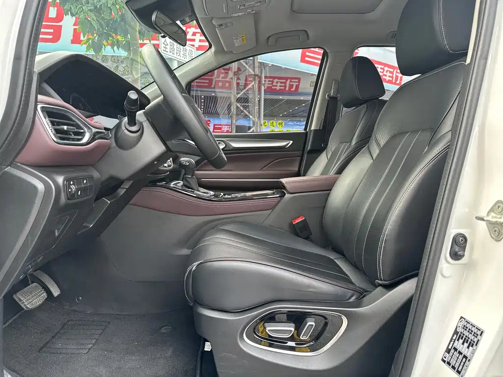 GAC Trumpchi M6 PRO 270 T DCT Luxury