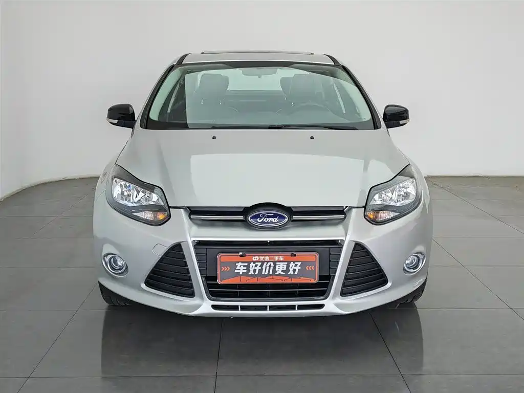 Focus Sedan 1.6 L Manual Style