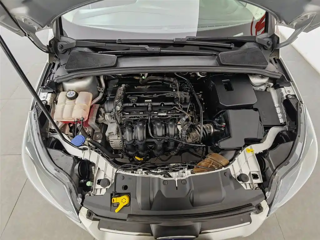 Focus Sedan 1.6 L Manual Style