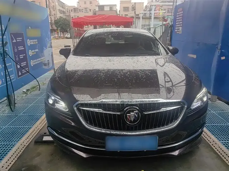 Buick LaCrosse 28 T Luxury