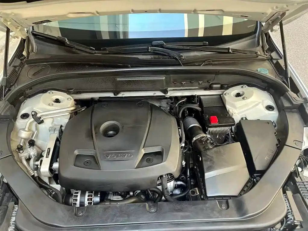 Volvo XC60 T5 4 WD Smart Ease