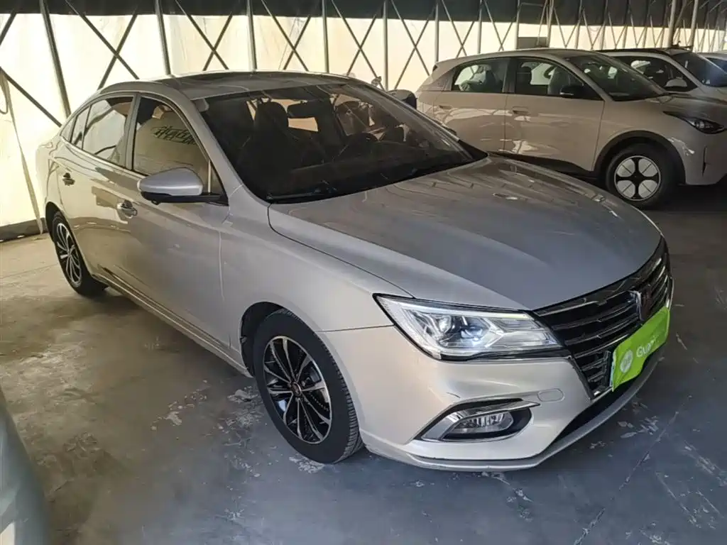 Roewe i5 1.5 L Auto 4 G Connected Leading Luxury Flagship