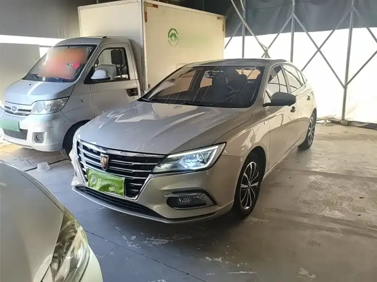 Roewe i5 1.5 L Auto 4 G Connected Leading Luxury Flagship