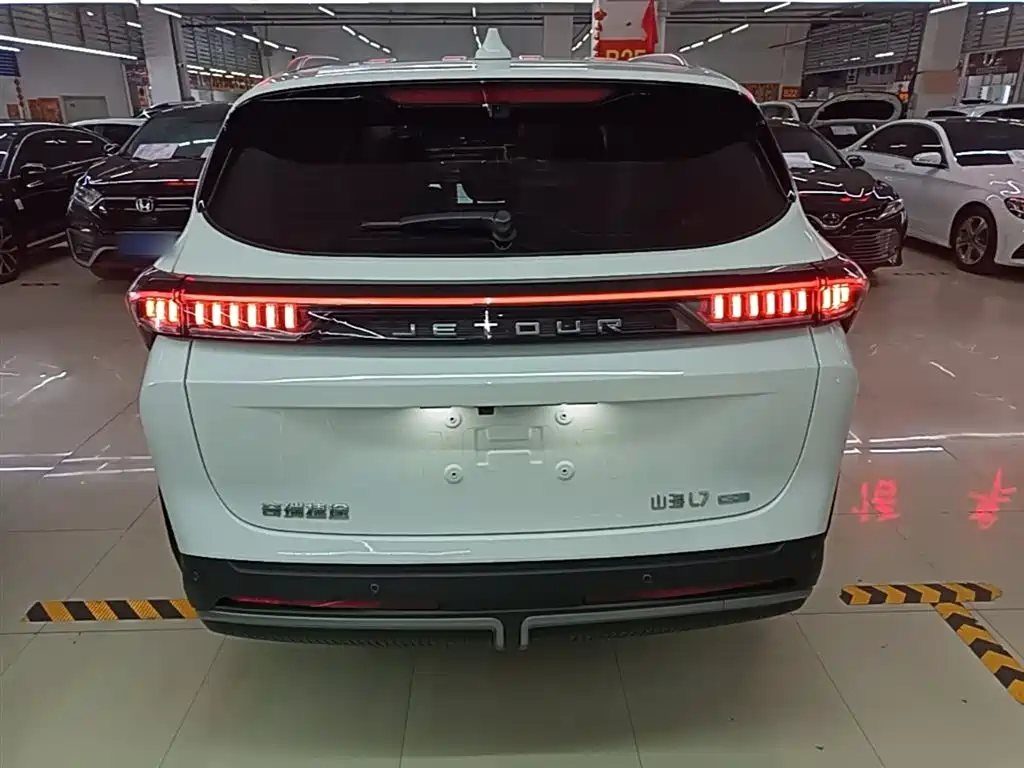 Jetour Shanhai L7 1.5 T 120 km Comfort Enjoyment 5-seat