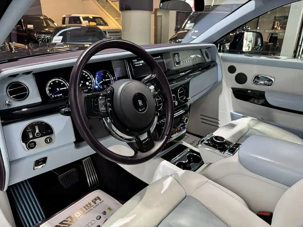 Phantom 6.7 T LWB Range
