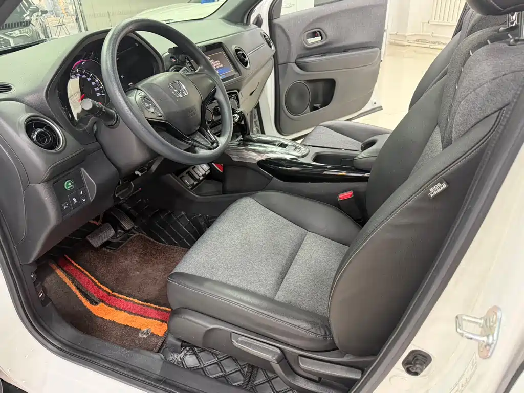 Honda XR-V 1.5 L CVT Obsidian Stone