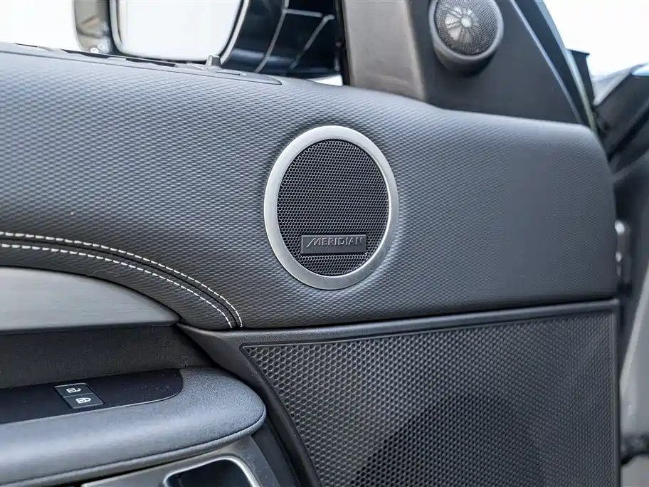 Discovery Facelift 360 PS R-Dynamic S