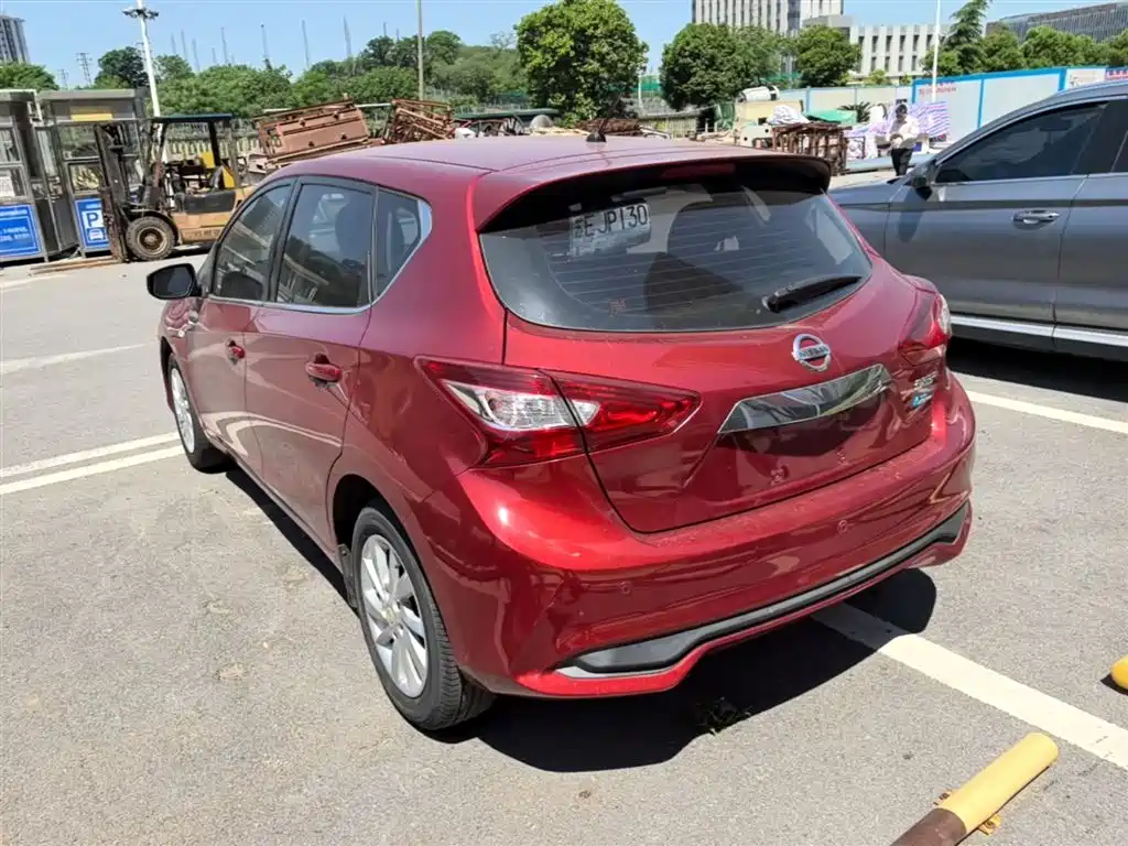 Tiida 1.6 L CVT Cool Motion