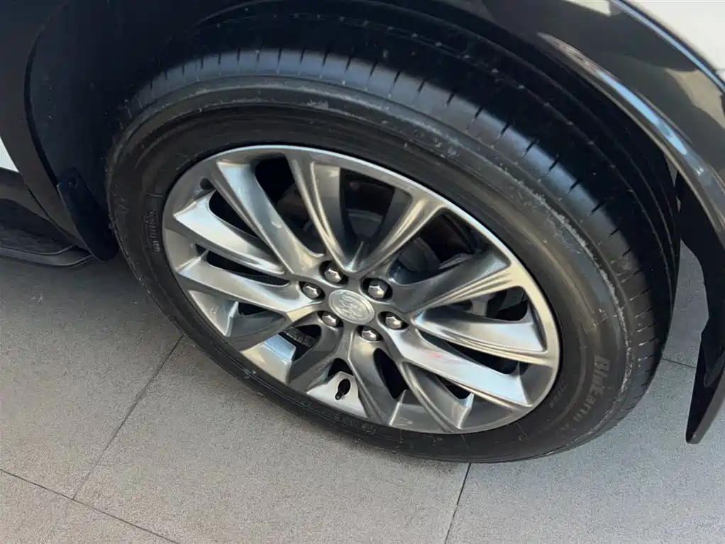 Enclave 652 T 2 WD Distinguished 7-seat