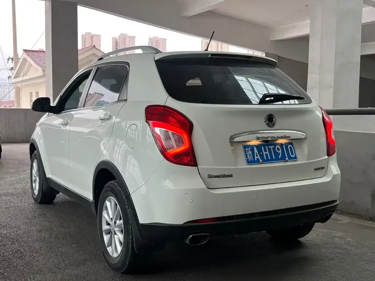 SsangYong Korando 柯兰多 2014款 2.0 L 汽油两驱自动精英导航版