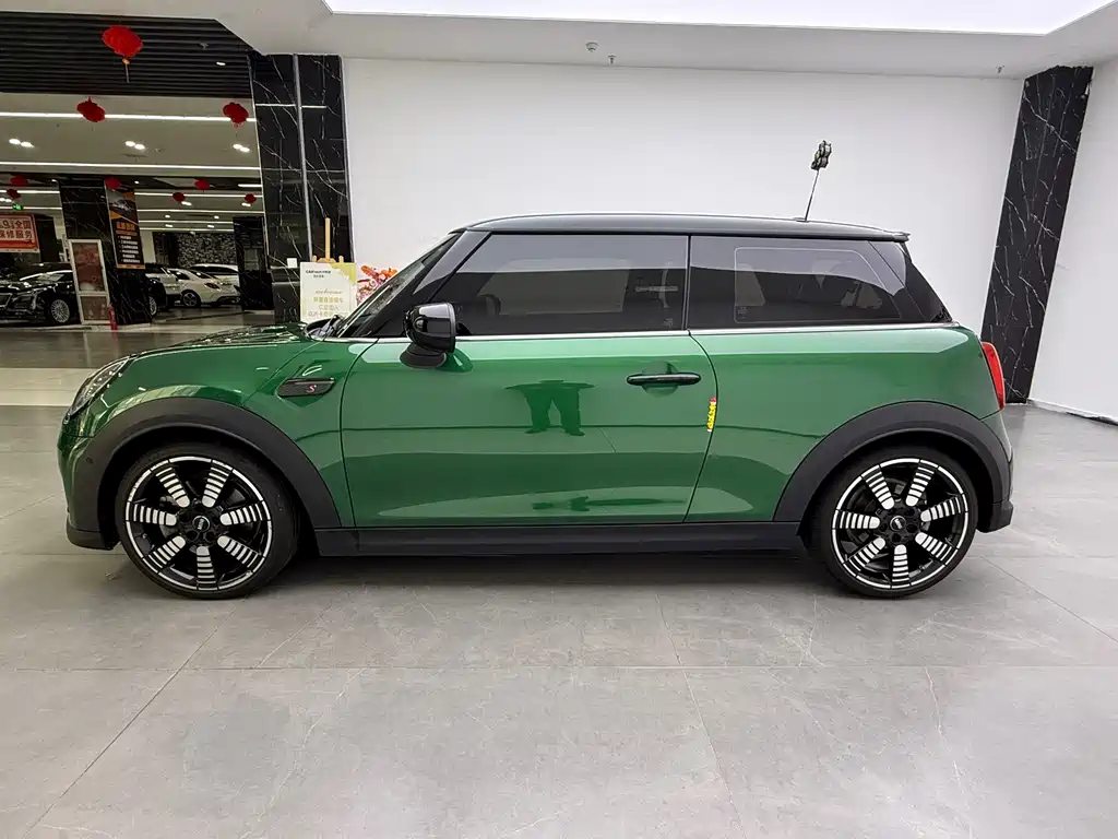 MINI Facelift 2.0 T COOPER S Artist
