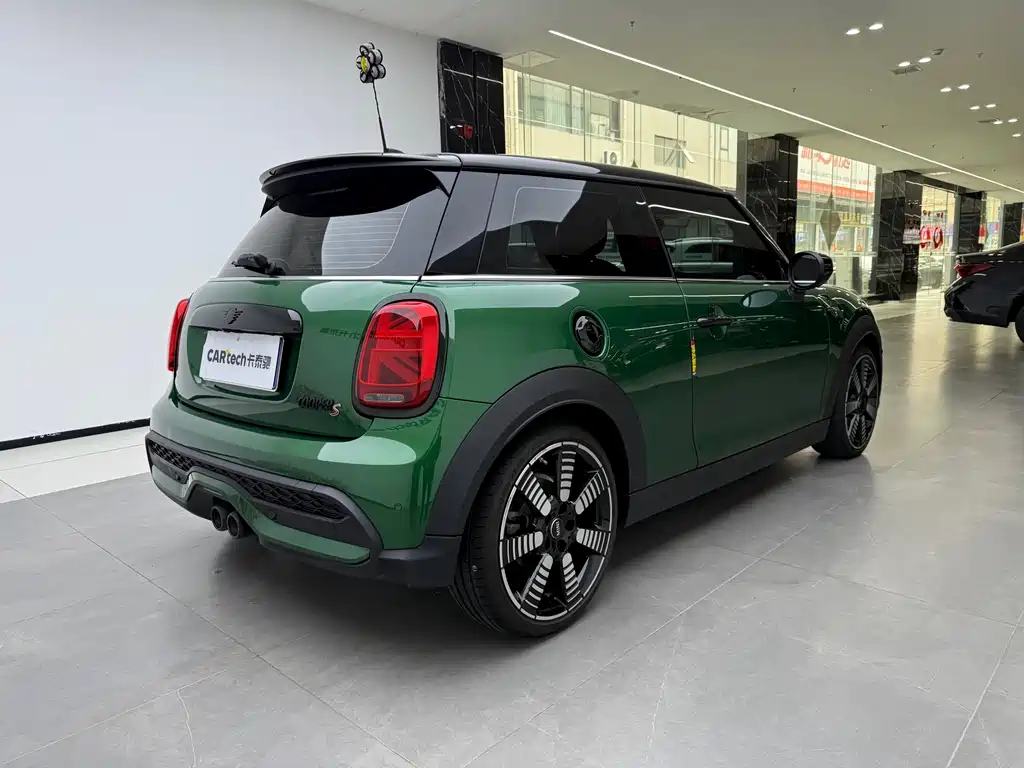 MINI Facelift 2.0 T COOPER S Artist