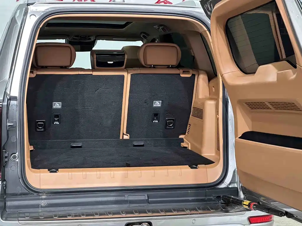 Tank 500 3.0 T Business Realm 5-seat