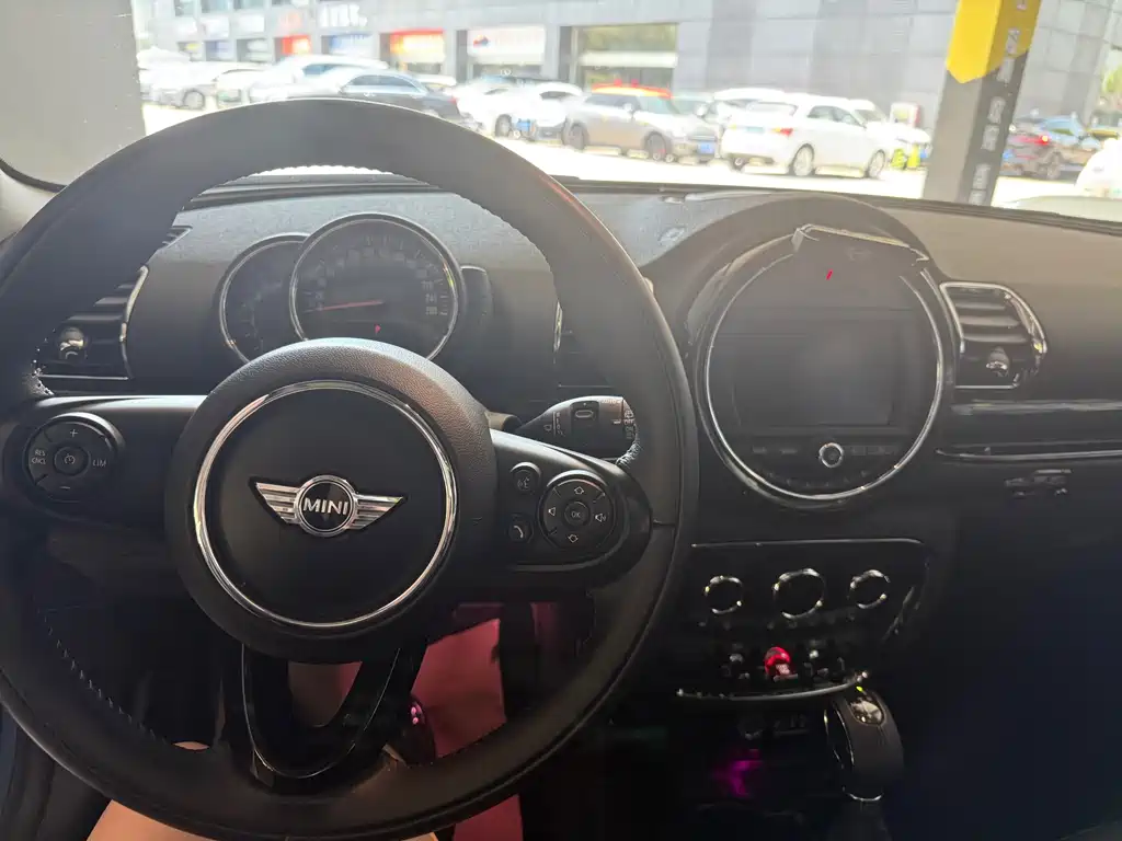 MINI CLUBMAN Facelift 1.5 T COOPER Connoisseur