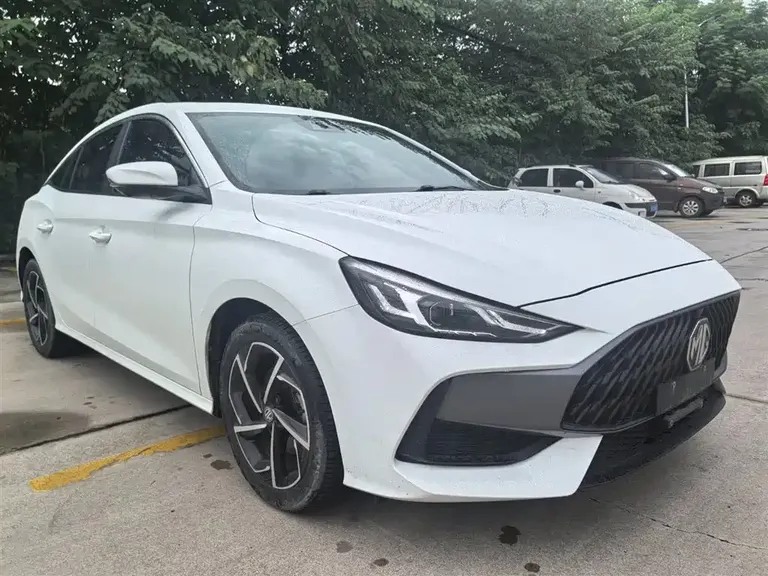 MG5 Facelift 300 TGI DCT Youth Luxury Flagship