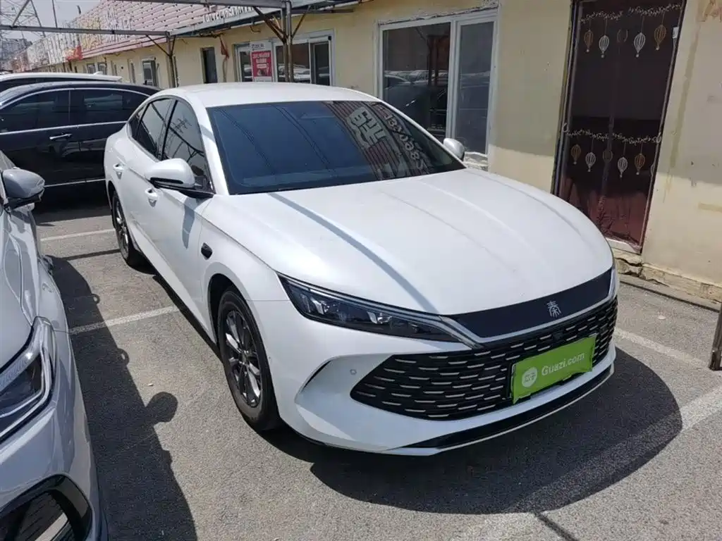 Qin L DM-i Smart Drive 80 KM Leading