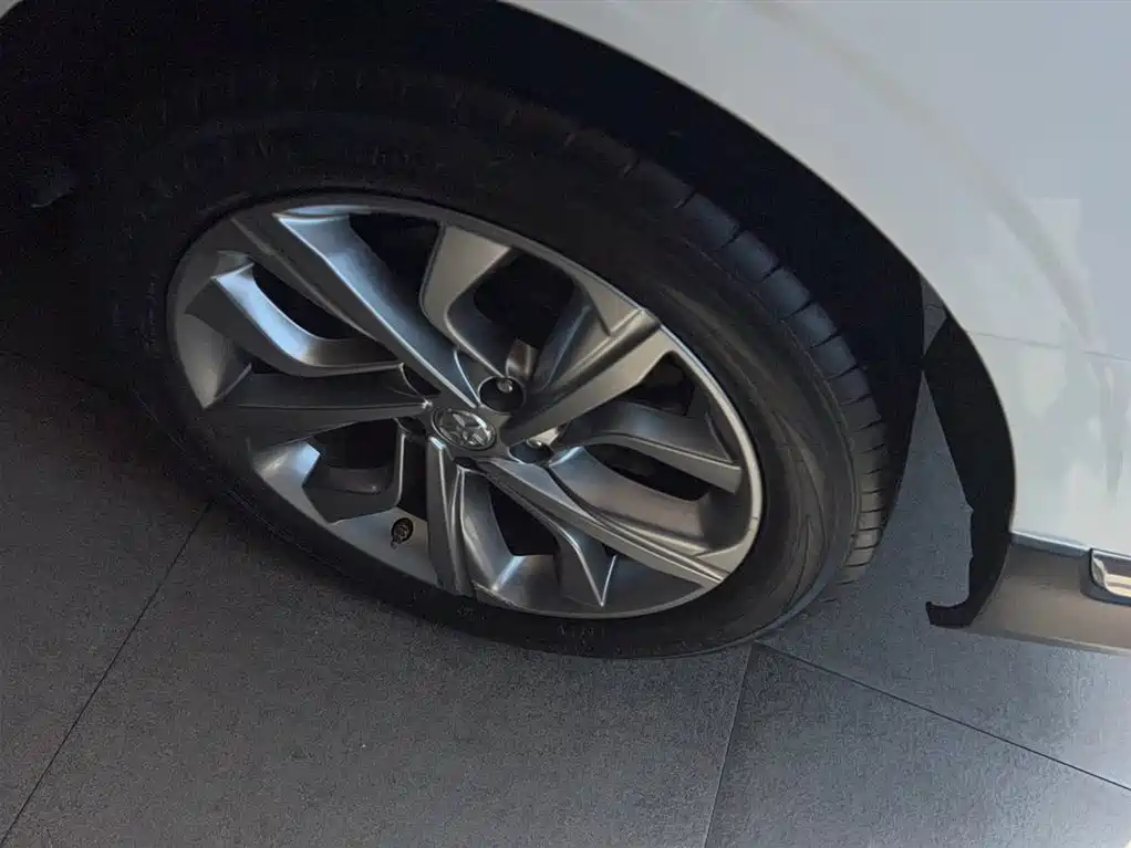 Venucia T90 启辰T90 2020款 2.0 L CVT智联畅行版