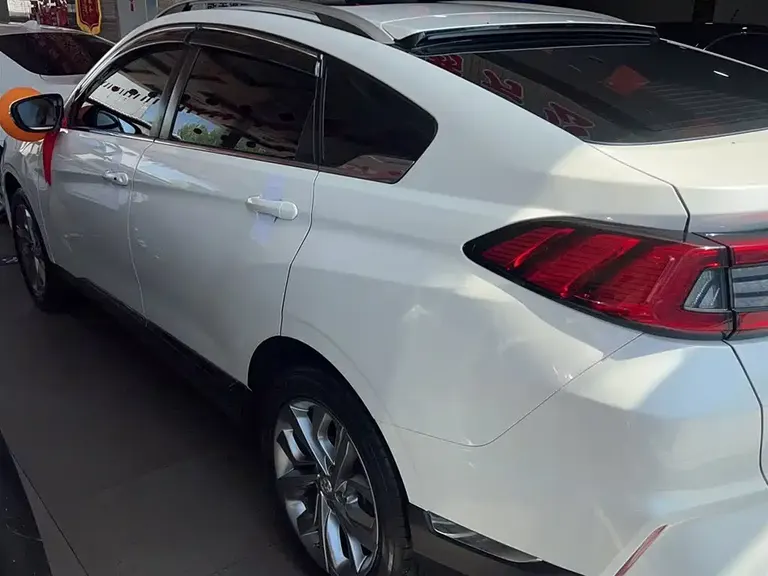 Venucia T90 启辰T90 2020款 2.0 L CVT智联畅行版