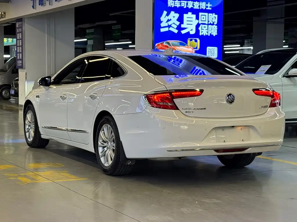 LaCrosse 20 T Luxury