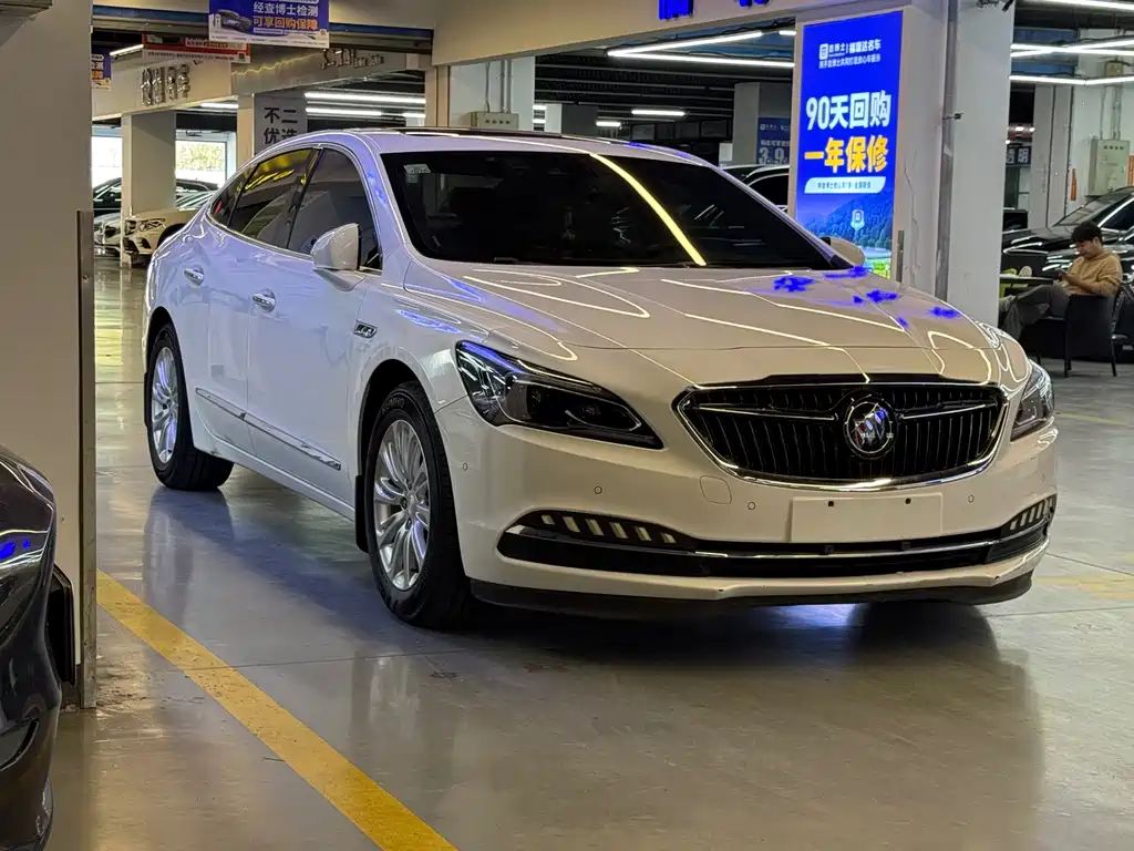LaCrosse 20 T Luxury