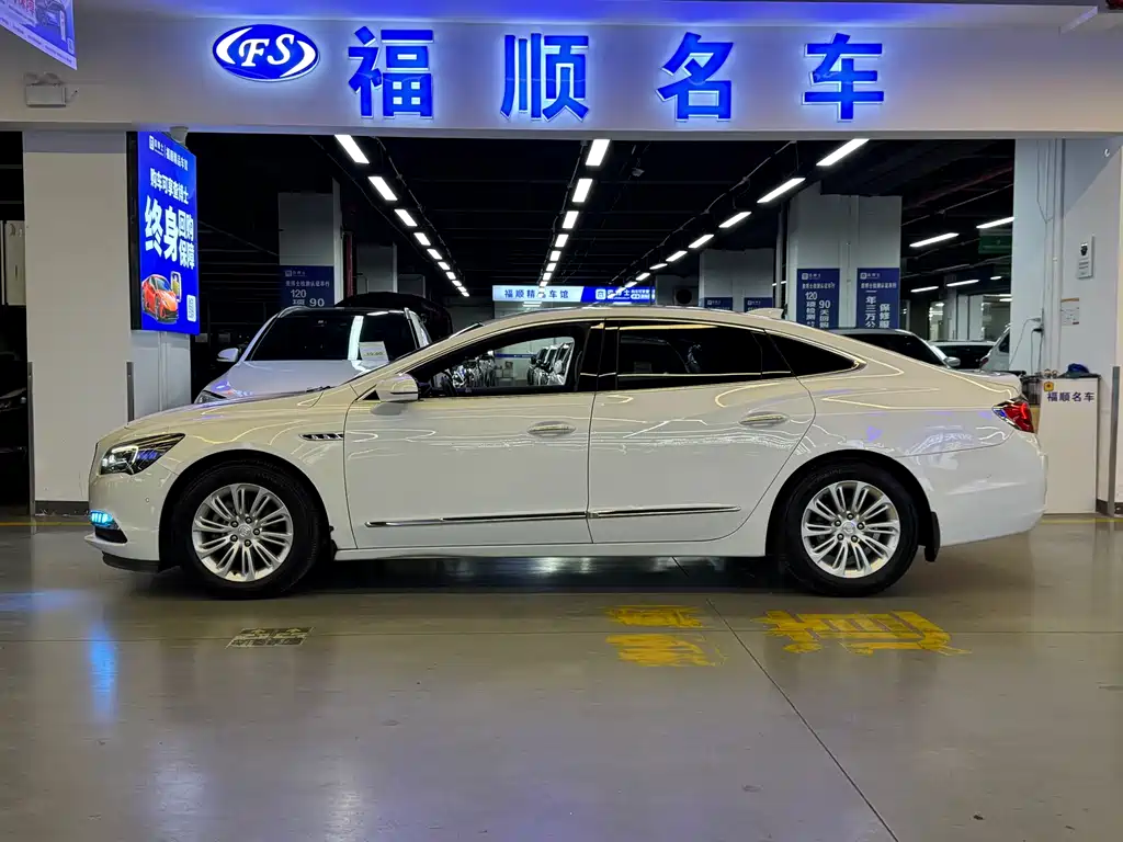 LaCrosse 20 T Luxury