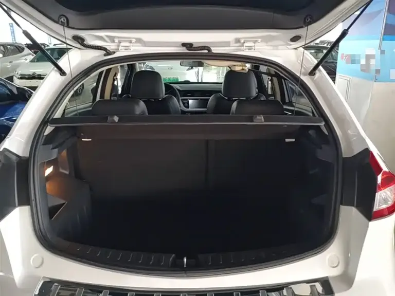 Geely Vision X3 1.5 L Auto Distinguished