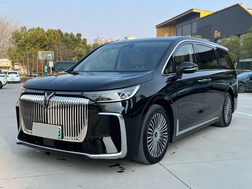 Voyah Dreamer PHEV 4 WD Flagship Kunpeng