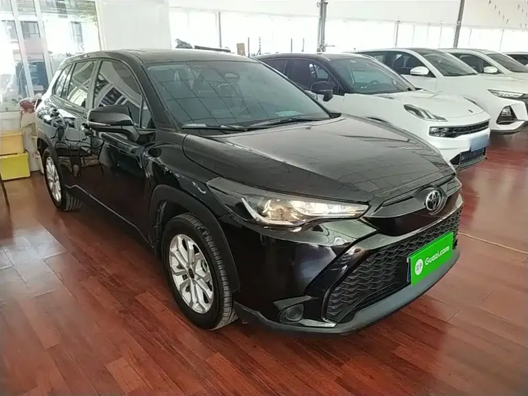 Toyota Frontlander 2.0 L CVT Leading