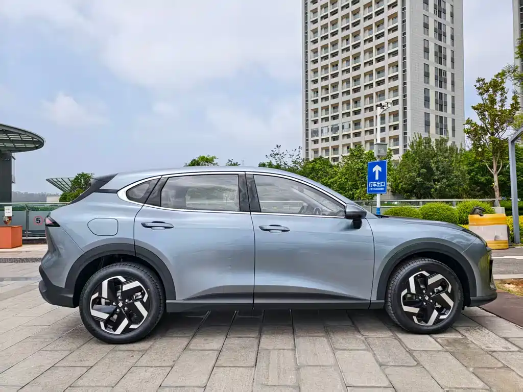 Baojun Yunhai 宝骏云海 2026款 140 km 插混标准版