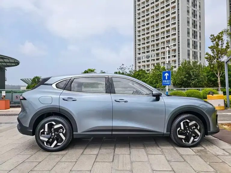 Baojun Yunhai 宝骏云海 2026款 140 km 插混标准版