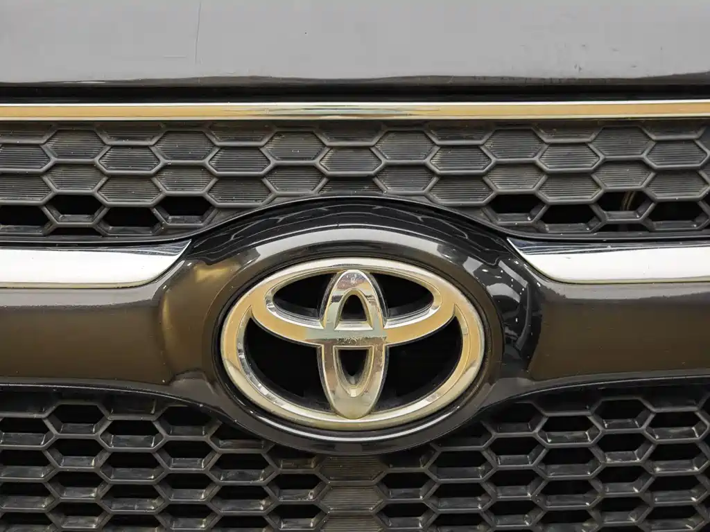 RAV4 2.4 L Auto 4 WD Luxury
