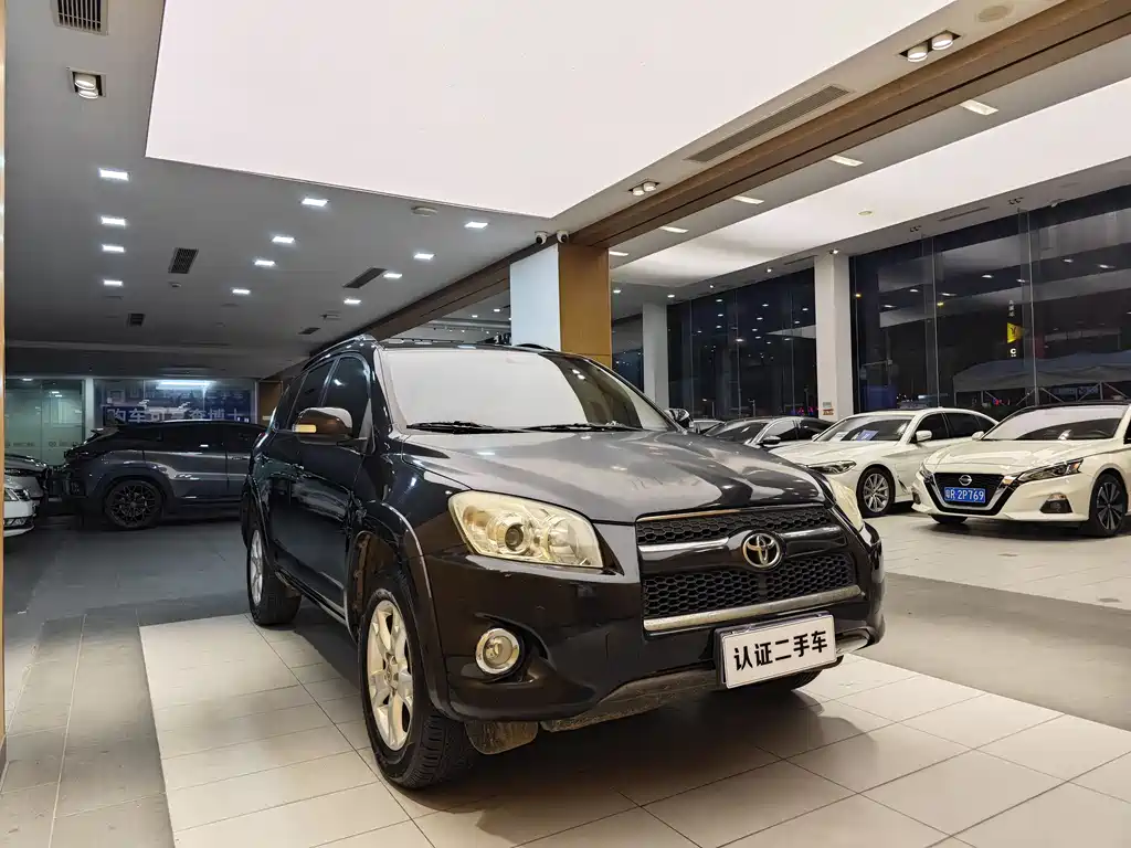RAV4 2.4 L Auto 4 WD Luxury
