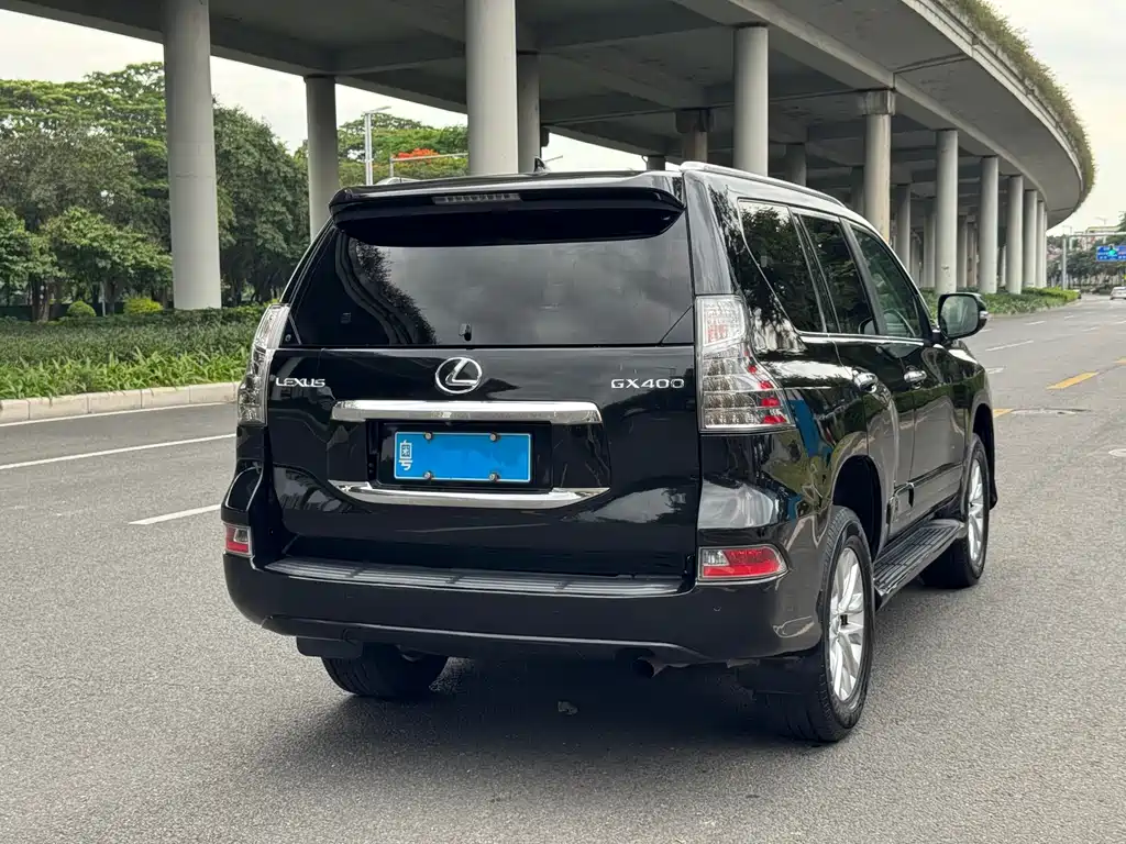 Lexus GX 400 Luxury