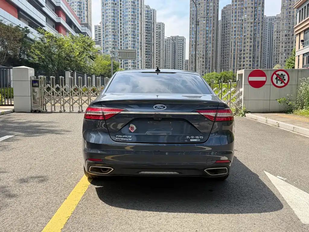 Taurus EcoBoost 245 Premium
