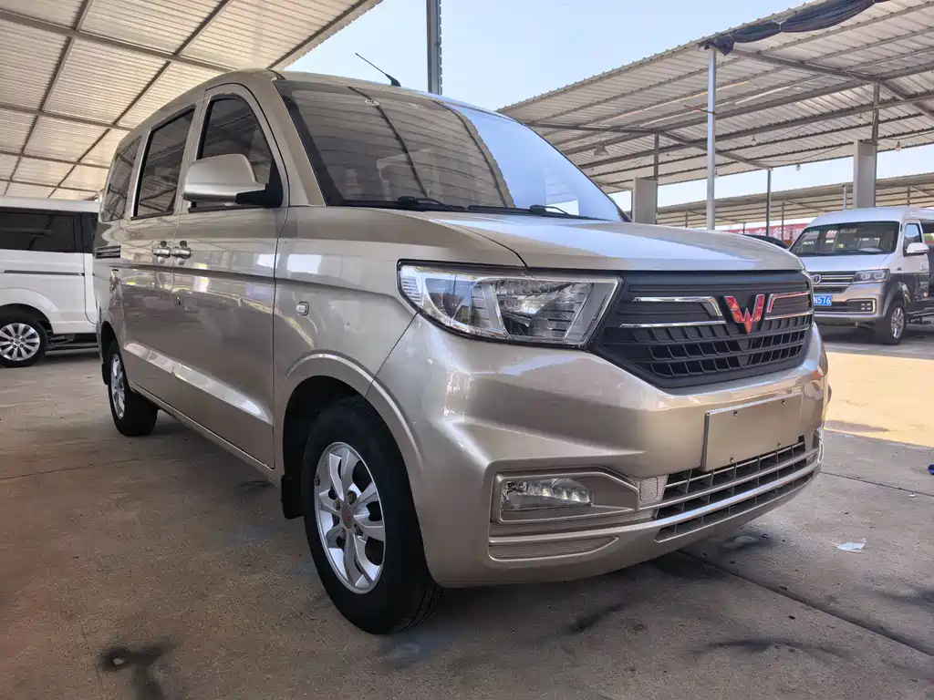 Wuling Hongguang V 1.5 L Standard L2 B