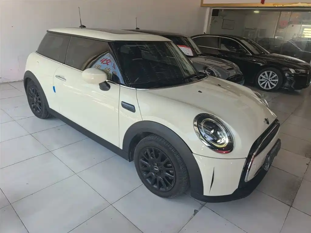 MINI Facelift 1.5 T ONE