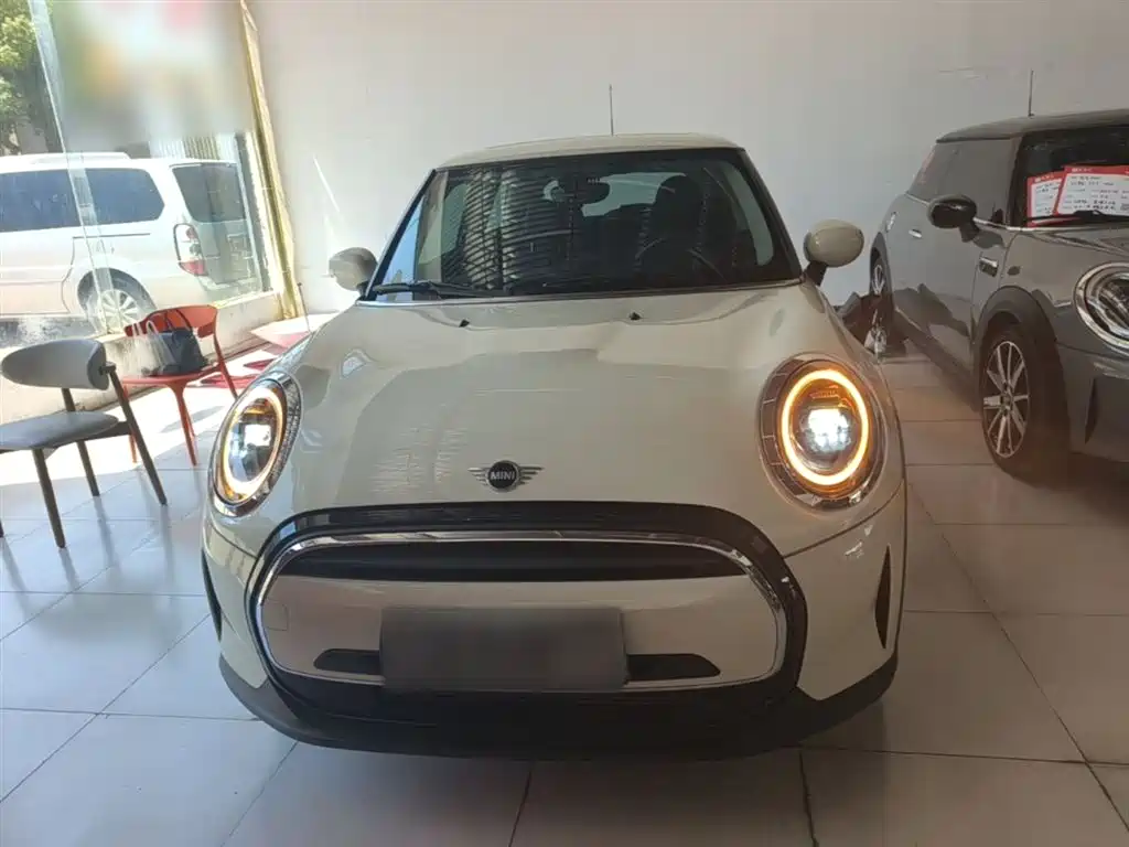 MINI Facelift 1.5 T ONE