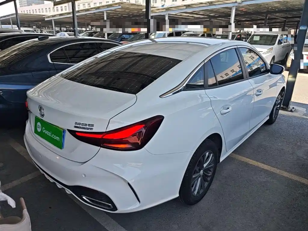 MG5 MG5 2025款 180 DVVT 全球豪华版