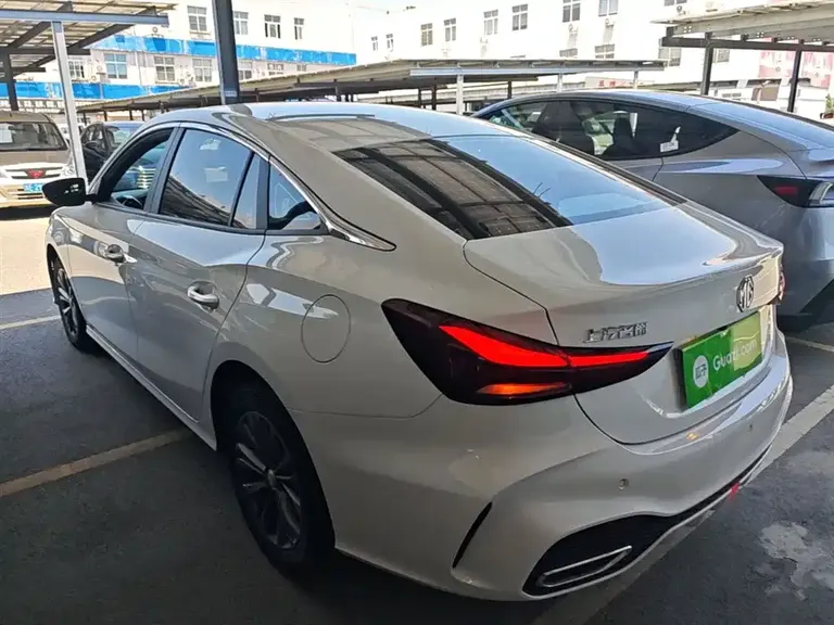 MG5 MG5 2025款 180 DVVT 全球豪华版