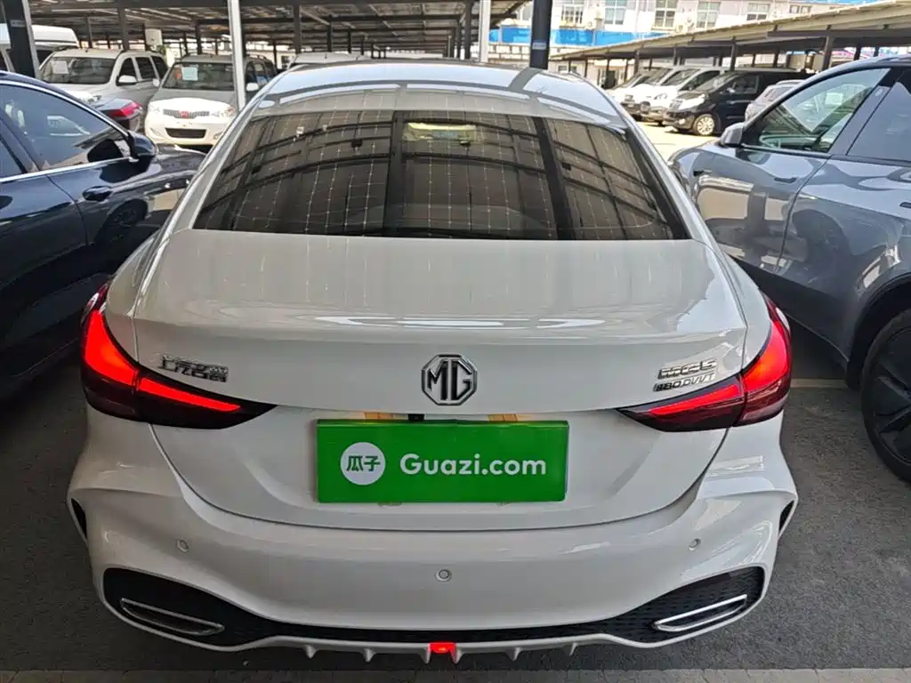MG5 MG5 2025款 180 DVVT 全球豪华版