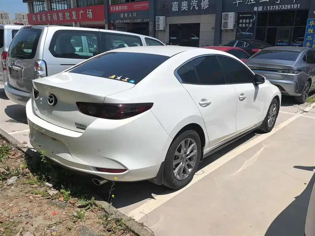 Mazda 3 Axela 1.5 L Auto Quality Joy Sunroof