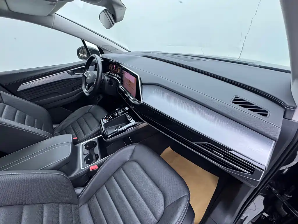 Talagon 380 TSI 4 WD Luxury Premium Realm Pro 6-seat