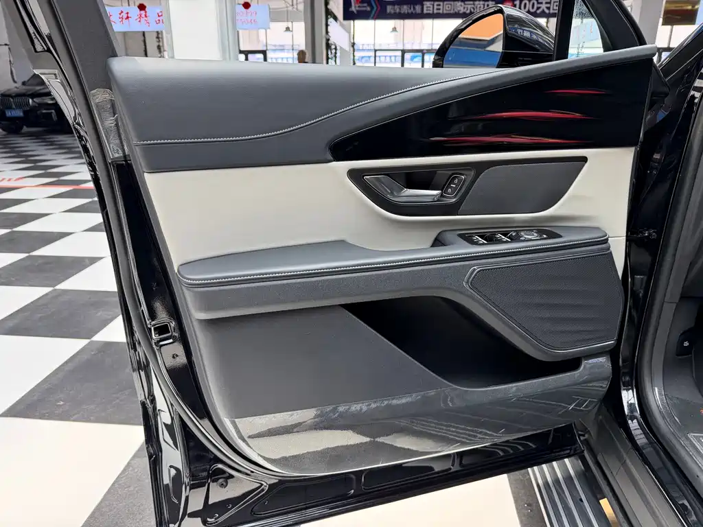 Nautilus 2.0 T 4 WD Comfort Supreme