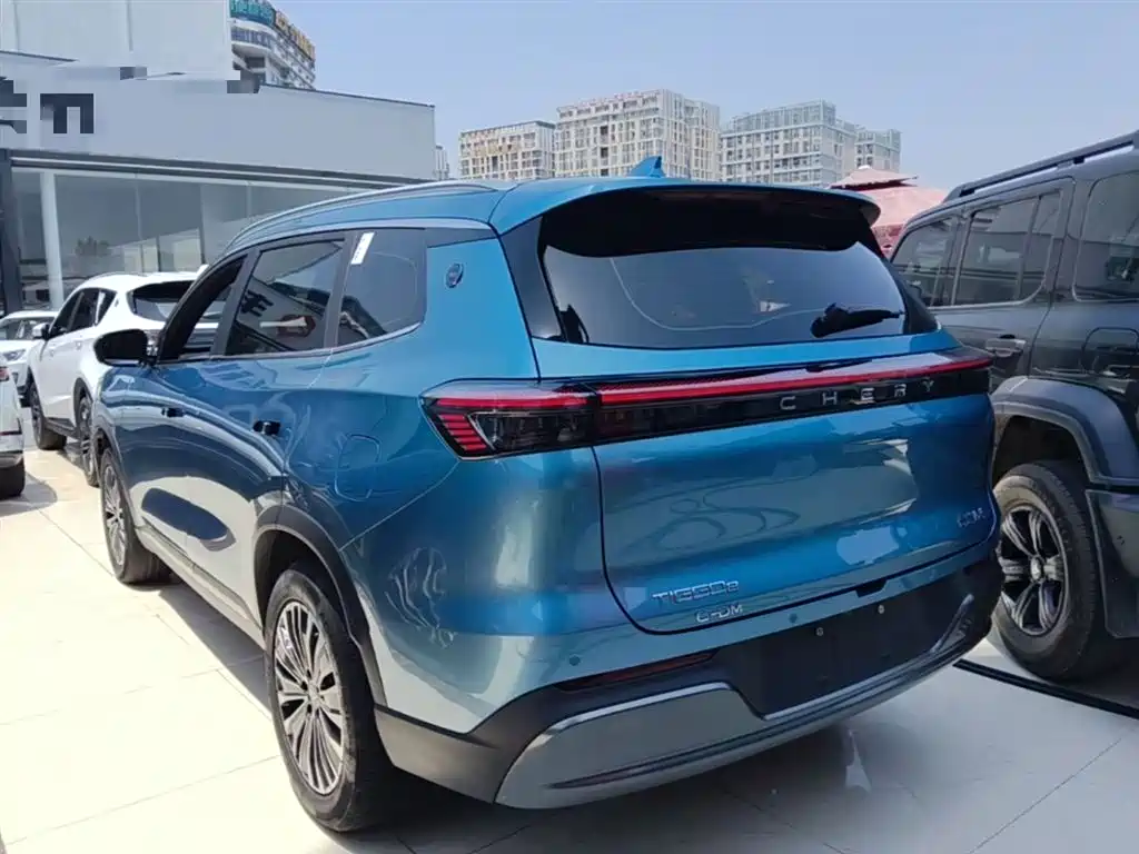 Tiggo 8 PLUS C-DM 1.5 T 116 km Distinguished 5-seat