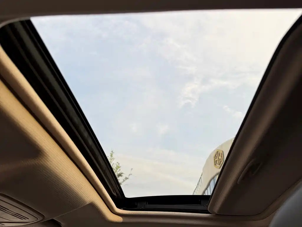 Hongqi H5 30 TD Connected Agile