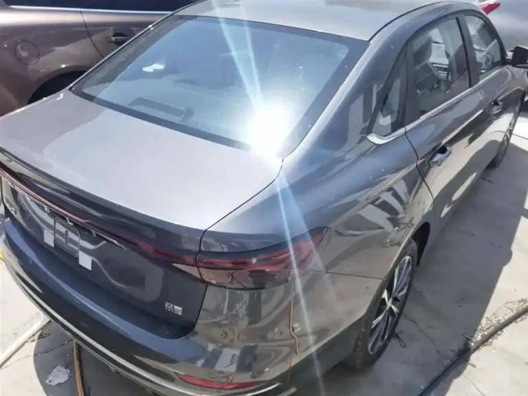 Geely Emgrand 帝豪 2026款 400万纪念款 1.5 L CVT飞越型