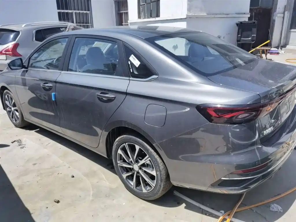 Emgrand 帝豪 2026款 400万纪念款 1.5 L CVT飞越型