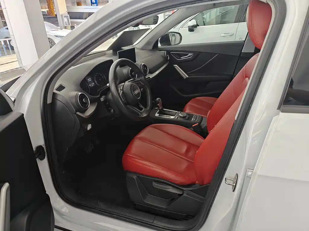 Audi Q2 L 35 TFSI Progressive Dynamic