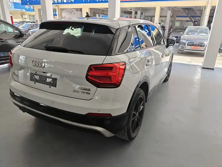 Audi Q2 L 35 TFSI Progressive Dynamic